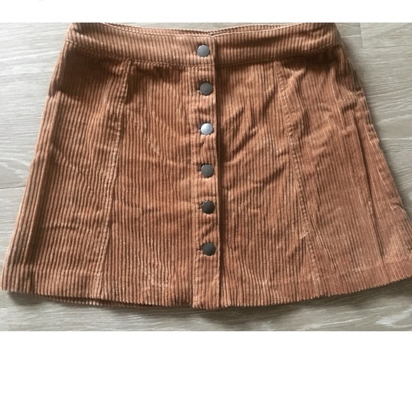 NWOT Zara brown corduroy mini skit - Picture 2 of 3